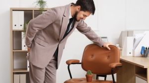 De “ya se me pasará” a vivir pendiente de las hemorroides: 7 etapas que muchos pacientes reconocen